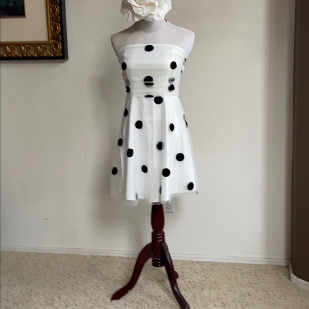 White polka dotted strapless mini dress (Large)